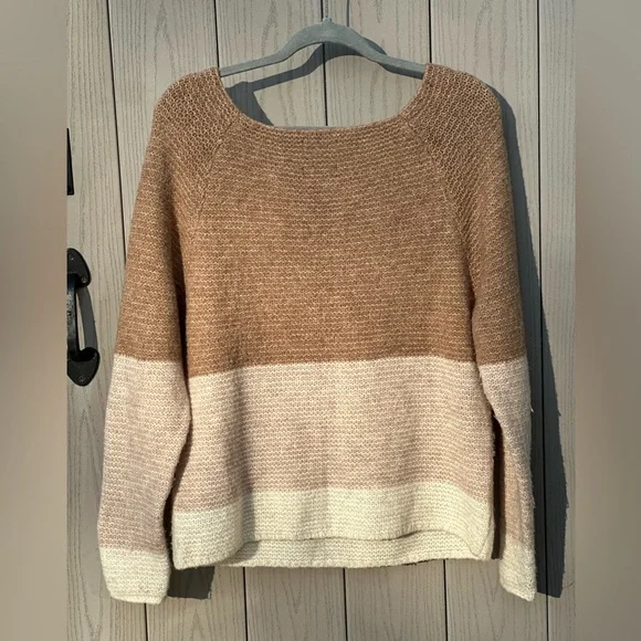 Abercrombie & Fitch Tan and Cream Scoop Neck Sweater - Picture 3 of 11